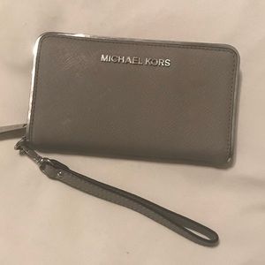 Michael Kors wristlet/wallet